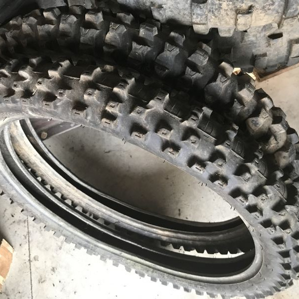 
            80/100-21 Dunlop Geomax
    

            
        
    
    Moto Kreuz

