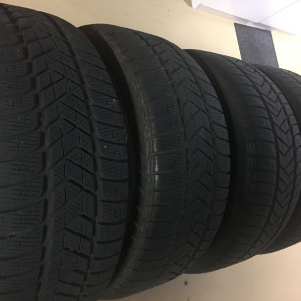 
            245/50R18 Pirelli 
    

                        100
        
                    H
        
    
    4x4 एसयूवी

