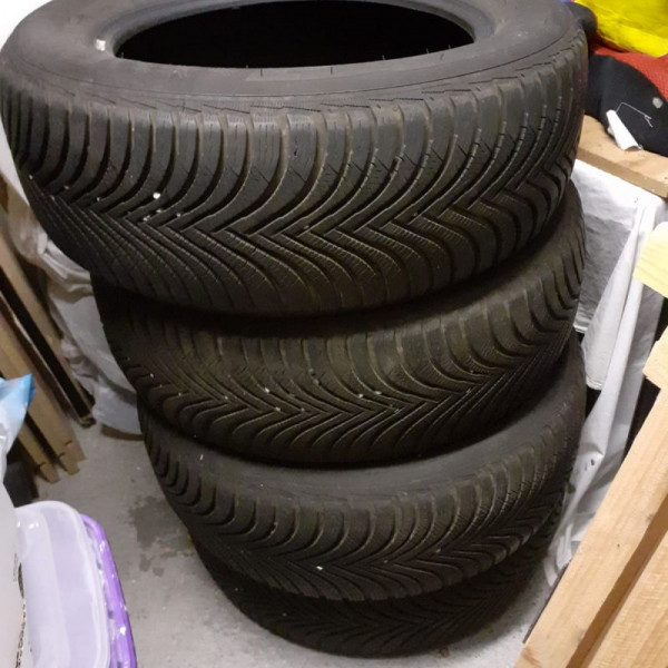 
            215/60R16 Michelin 
    

                        99
        
                    T
        
    
    Van - Utility

