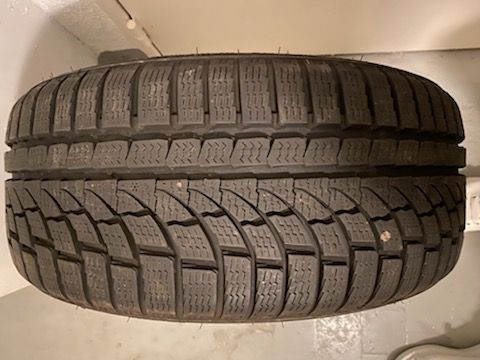 215/40R17 Nokian
87
V
Masina de pasageri