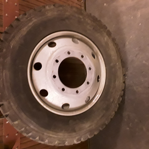 
            10R22.5 Michelin XZY
    

                        144
        
                    K
        
    
    Heavyweight wheel

