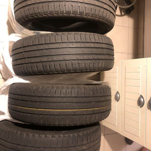 
            225/55R19 Nokian 
    

                        103
        
                    V
        
    
    4x4 SUV

