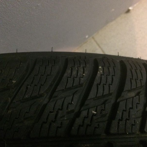 
            215/60R17 Nokian WR SUV 3
    

                        91
        
                    H
        
    
    SUV 4x4

