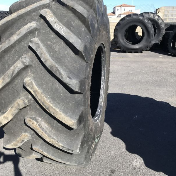 
            800/65R32 Trelleborg TM2000
    

            
        
    
    Roda motriz

