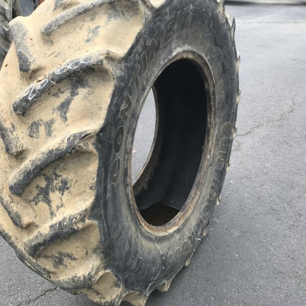 
            420/85R28 Continental Ac85 16,9R28
    

            
        
    
    Roue motrice

