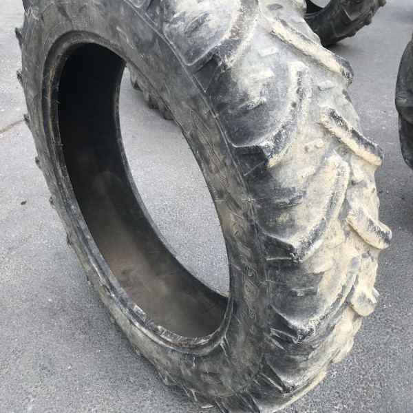 
            270/95R32 Kleber Super 3 11,2R32
    

            
        
    
    Ведущее колесо

