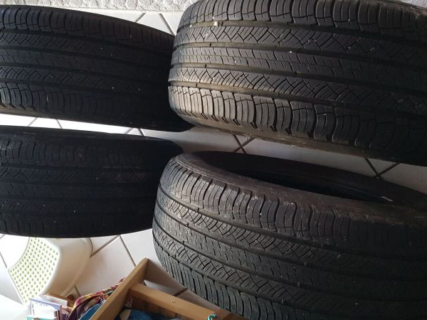 
            235/60R16 Michelin Latitude Tour
    

                        100
        
                    H
        
    
    यात्री कार

