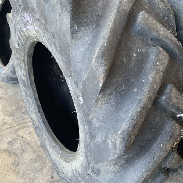 
            16.5/85-24 Goodyear Sure Grip rep
    

            
                    14PR
        
    
    Gonflable

