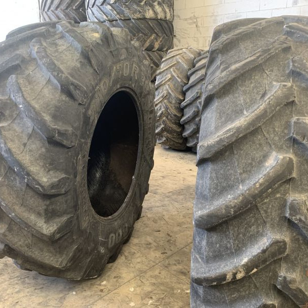 
            710/70R38 Pirelli TM800 rep
    

            
        
    
    Ведущее колесо

