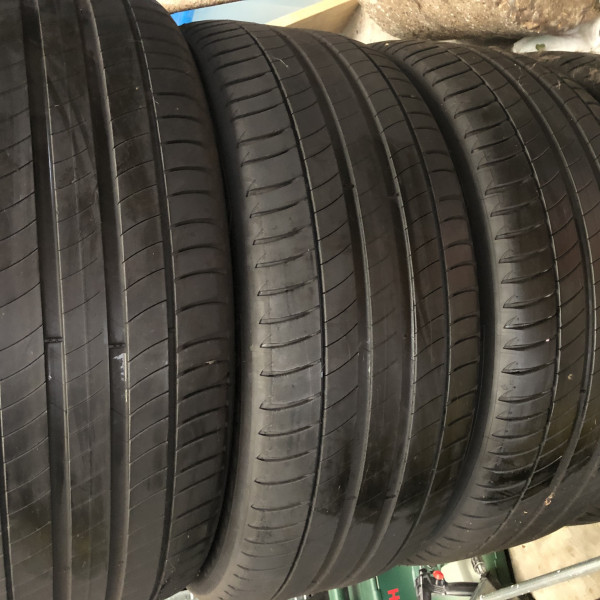 
            225/50R18 Michelin 
    

                        101
        
                    W
        
    
    यात्री कार

