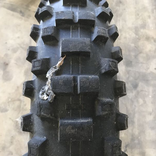 
            140/80-18 Maxxis Max enduro
    

                        51
        
                    ZR
        
    
    Moto Kreuz

