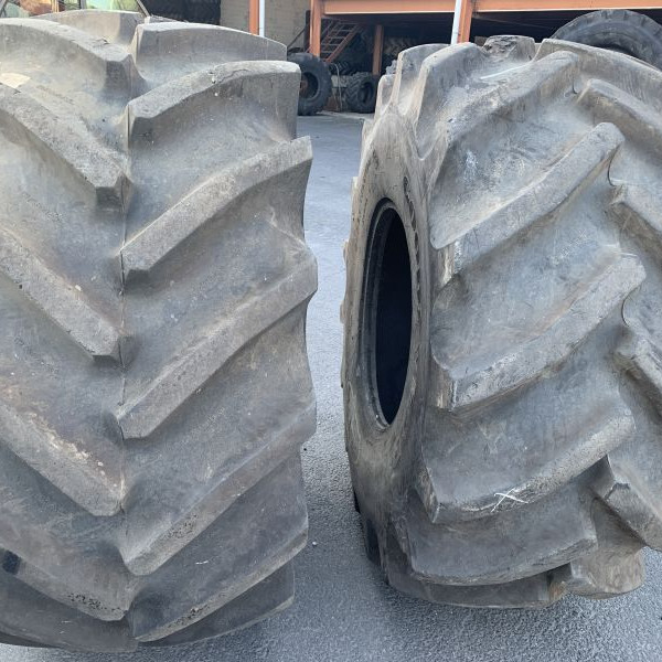 
            28R26 Goodyear STR
    

            
        
    
    Koło napędowe

