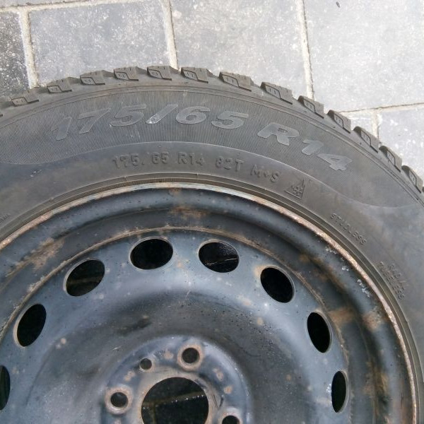 
            175/65R14 Pirelli 
    

                        82
        
                    T
        
    
    Carro passageiro

