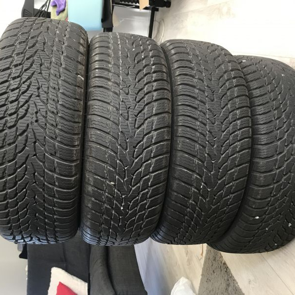 185/65R14 Nokian Nokian WR snowproof
82
T
Autovettura