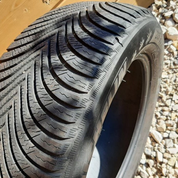 
            215/60R17 Michelin Alpin5
    

            
        
    
    Vehículo de pasajeros

