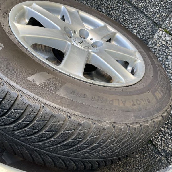 
            235/65R17 Michelin Alpin5
    

                        108
        
                    H
        
    
    Passenger car

