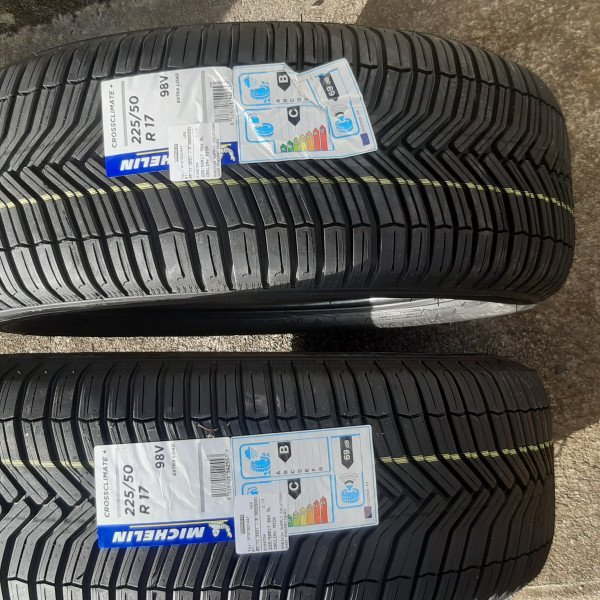 
            225/50R17 Michelin Croosclimat +
    

                        98
        
                    V
        
    
    यात्री कार


