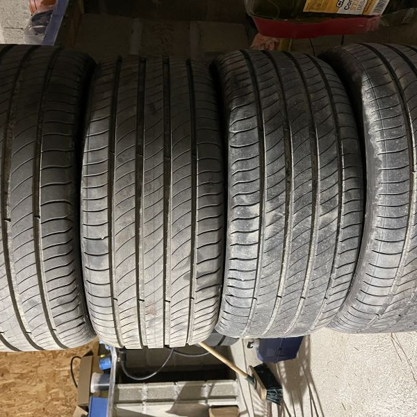 
            235/40R18 Michelin Primacy 4
    

                        91
        
                    W
        
    
    Personenauto

