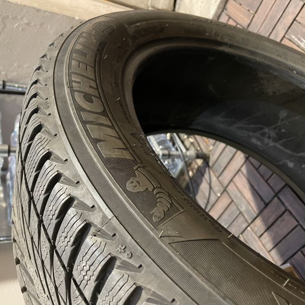 
            255/60R20 Michelin X Green Latitude Alpin LA2
    

                        109
        
                    V
        
    
    4x4 एसयूवी

