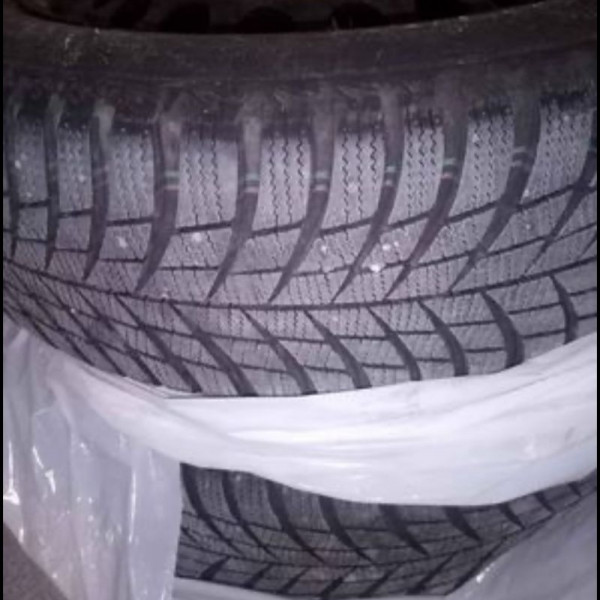 185/60R15 Bridgestone
91
H
Autovettura