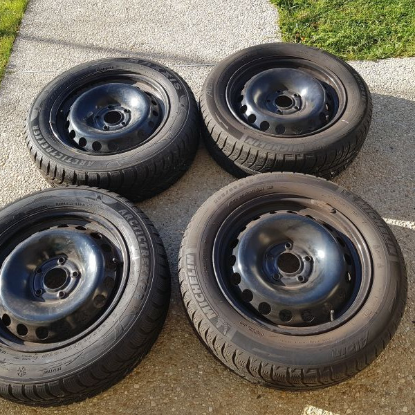 205/60R16 Michelin Michelin Alpin A3
92
T
Car wheel