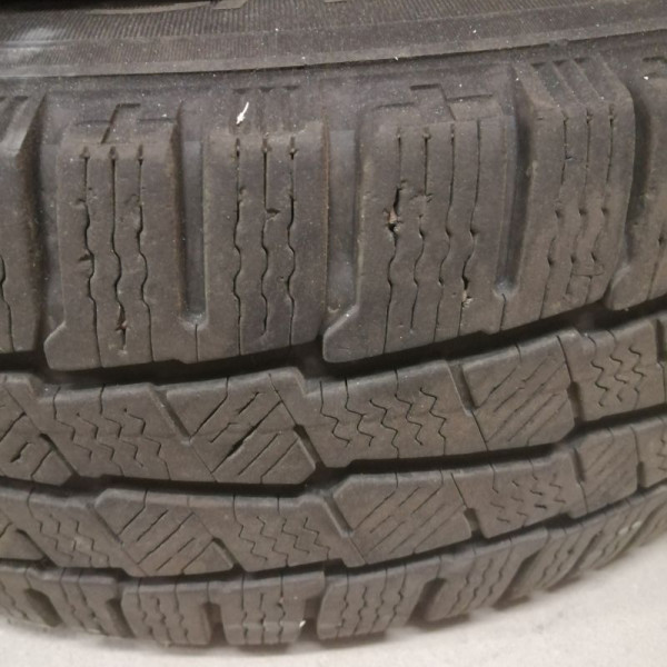 
            215/65R16 Michelin Agilis alpin
    

            
        
    
    Van - Utility

