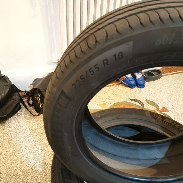 
            225/55R18 Michelin Premacy 4
    

                        102
        
                    Y
        
    
    Vehículo de pasajeros

