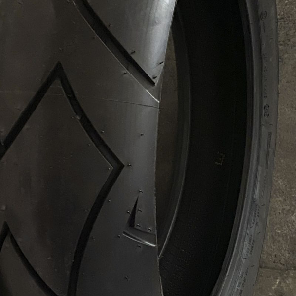 
            170/60R17 Metzeler TERRA FORCE-R
    

                        72
        
                    W
        
    
    carretera

