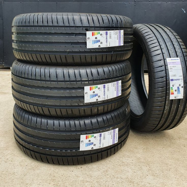 
            235/45R20 Michelin pilot sport 4 SUV
    

                        100
        
                    V
        
    
    4x4 एसयूवी

