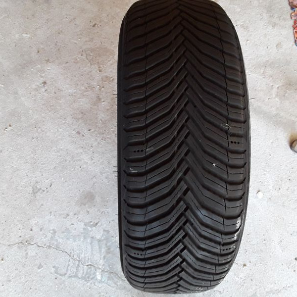 
            205/55R19 Michelin Crossclimate 2
    

                        97
        
                    V
        
    
    4x4 एसयूवी

