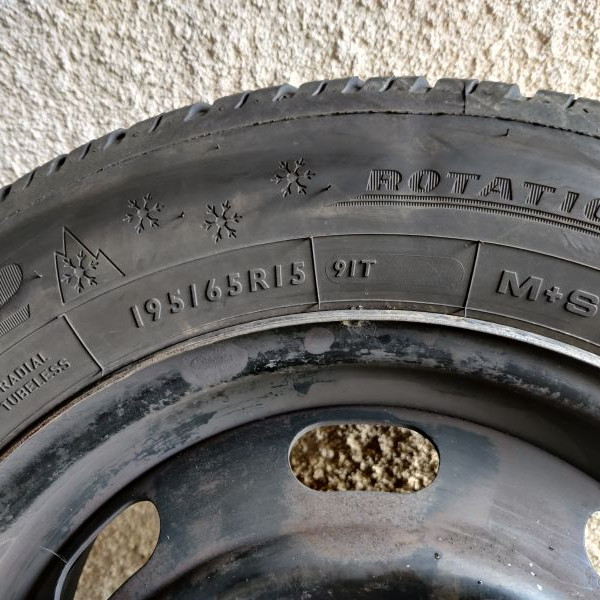 
            195/165R15 Dunlop Pneu Dunlop avec Jantes
    

                        91
        
                    T
        
    
    Personenauto

