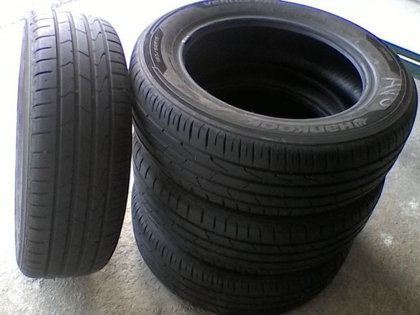 
            185/60R15 Michelin 
    

                        88
        
                    H
        
    
    Passenger car

