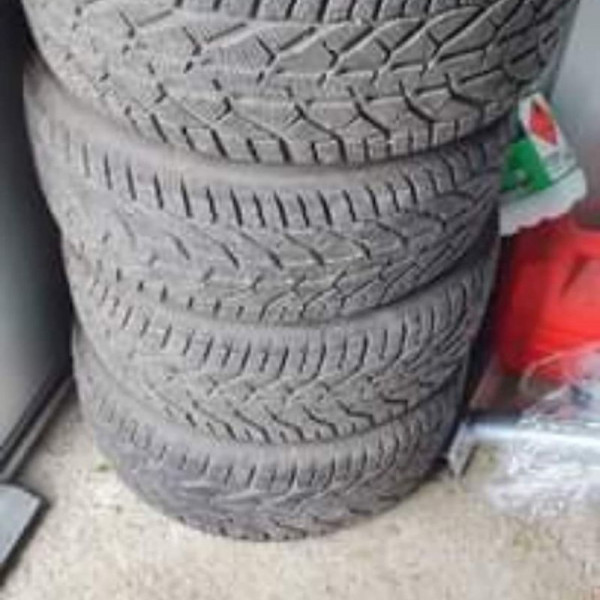 225/50R17 Divers
Autovettura