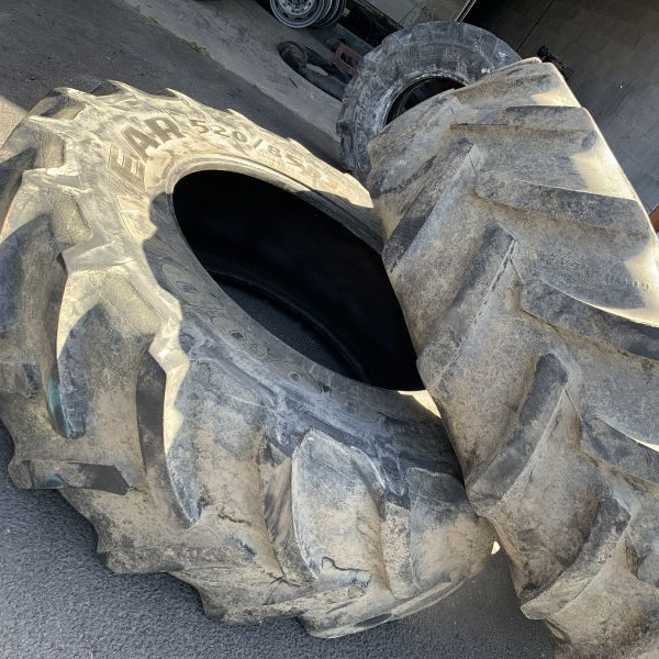 
            520/85R38 Goodyear DT806 mal usé
    

            
        
    
    Roda motriz

