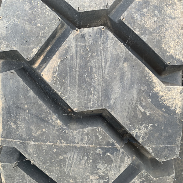 
            23/9R10 Michelin XZM
    

            
        
    
    inflable

