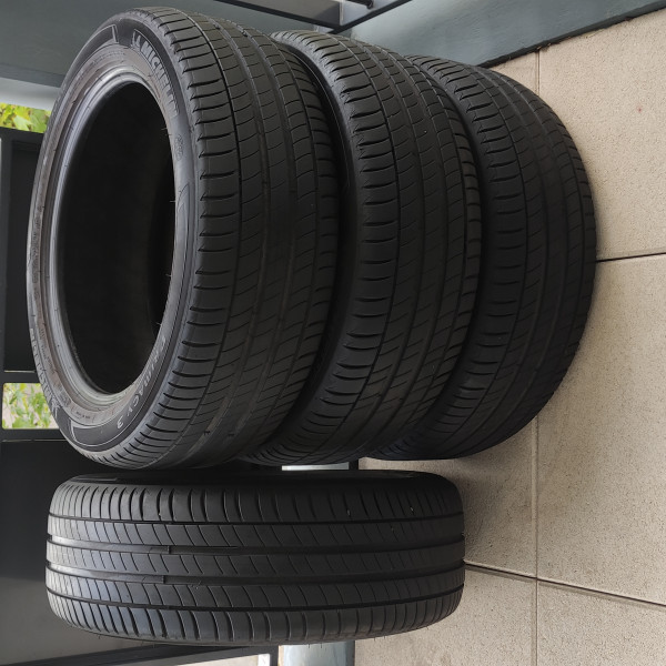 
            225/50R18 Michelin Primacy 3
    

                        95
        
                    V
        
    
    यात्री कार

