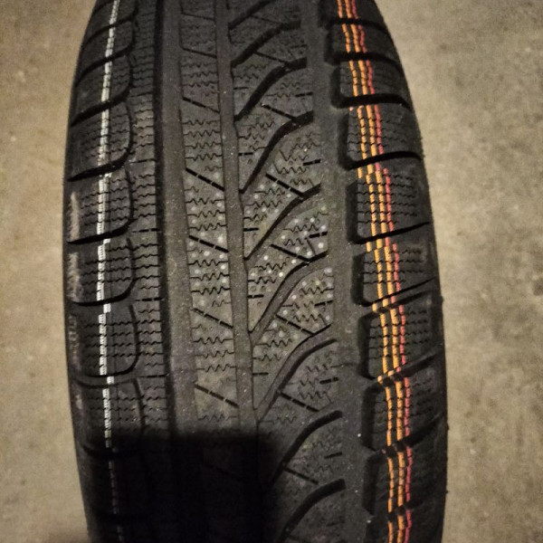 
            185/60R15 Dunlop SP winter response Ao
    

                        88
        
                    H
        
    
    Passenger car

