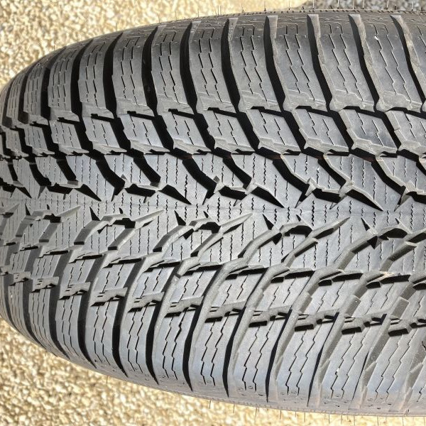 
            225/50R17 Nokian Nokian WR Snowproof XL M+S
    

            
                    V
        
    
    Personenkraftwagen

