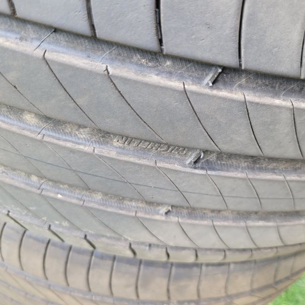 
            225/55R18 Michelin PRIMACY
    

                        102
        
                    V
        
    
    Personenkraftwagen

