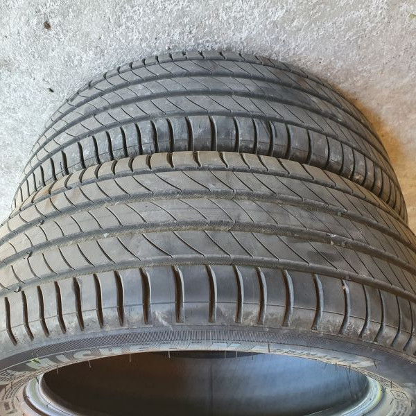 
            205/55R17 Michelin Michelin  primacy 4 +
    

                        95
        
                    V
        
    
    Vehículo de pasajeros

