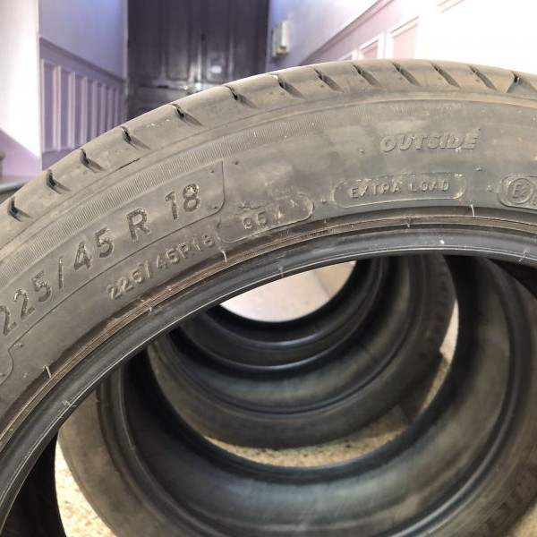 
            225/45R18 Michelin 
    

                        95
        
                    Y
        
    
    SUV 4x4

