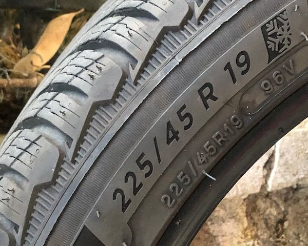 
            225/45R19 Michelin PILOT ALPIN 5
    

                        96
        
                    V
        
    
    Personenauto

