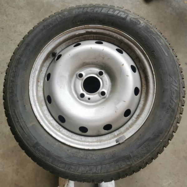 185/65R15 Michelin
88
T
Roue de voiture