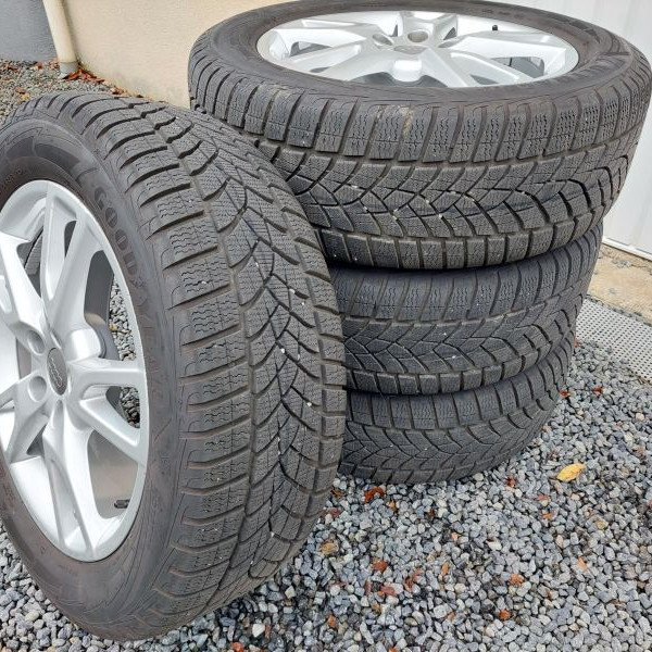 235/55R18 Goodyear UltraGrip
104
H
Autovettura