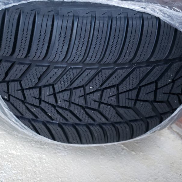 
            265/40R22 Hankook Winter Icept Evo 3 X W330A
    

                        106
        
                    W
        
    
    4x4 SUV

