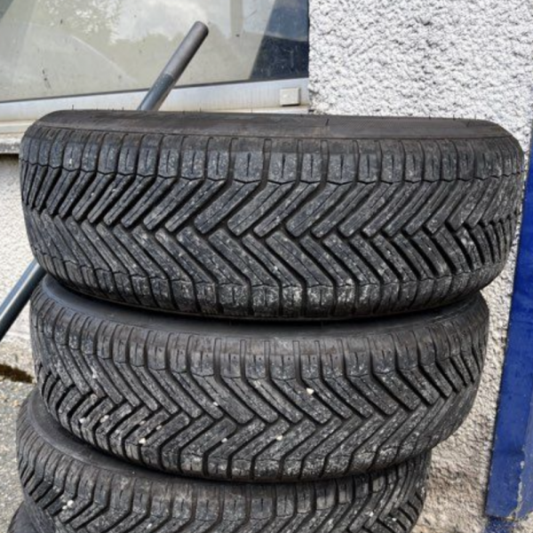 165/65R15 Michelin Cross Climate Possibilité livraison. Frais en sus
91
H
Autovettura
