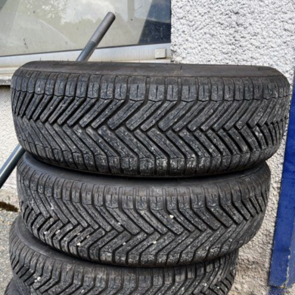 
            165/65R15 Michelin Cross Climate Possibilité livraison. Frais en sus
    

                        91
        
                    H
        
    
    Personenkraftwagen

