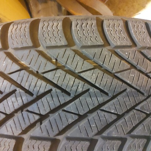 
            185/65R15 Pirelli vinter
    

                        88
        
                    V
        
    
    Vehículo de pasajeros

