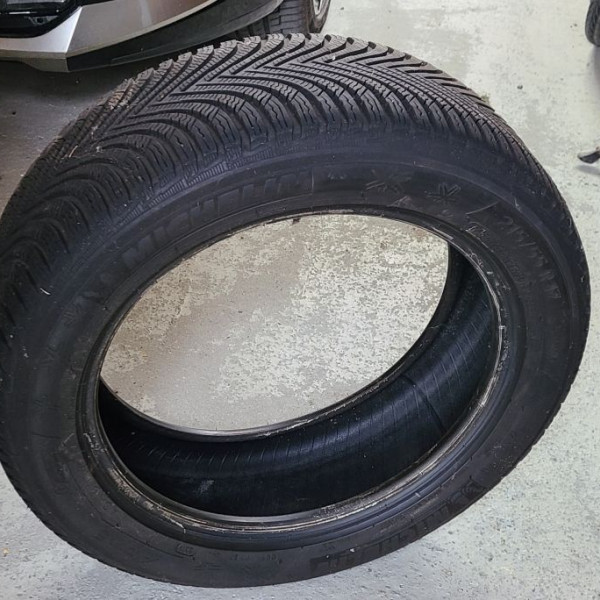 
            215/55R17 Michelin 
    

                        94
        
                    V
        
    
    Passenger car

