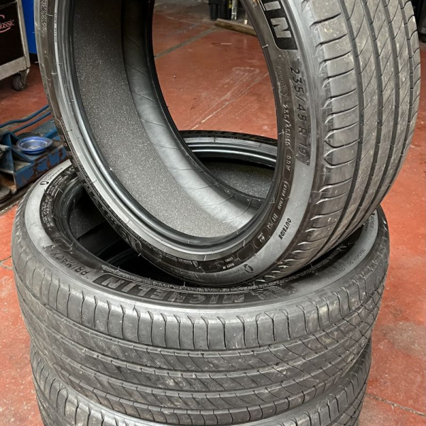 
            235/45R19 Michelin PRIMACY (Acoustic)
    

                        99
        
                    W
        
    
    SUV 4x4

